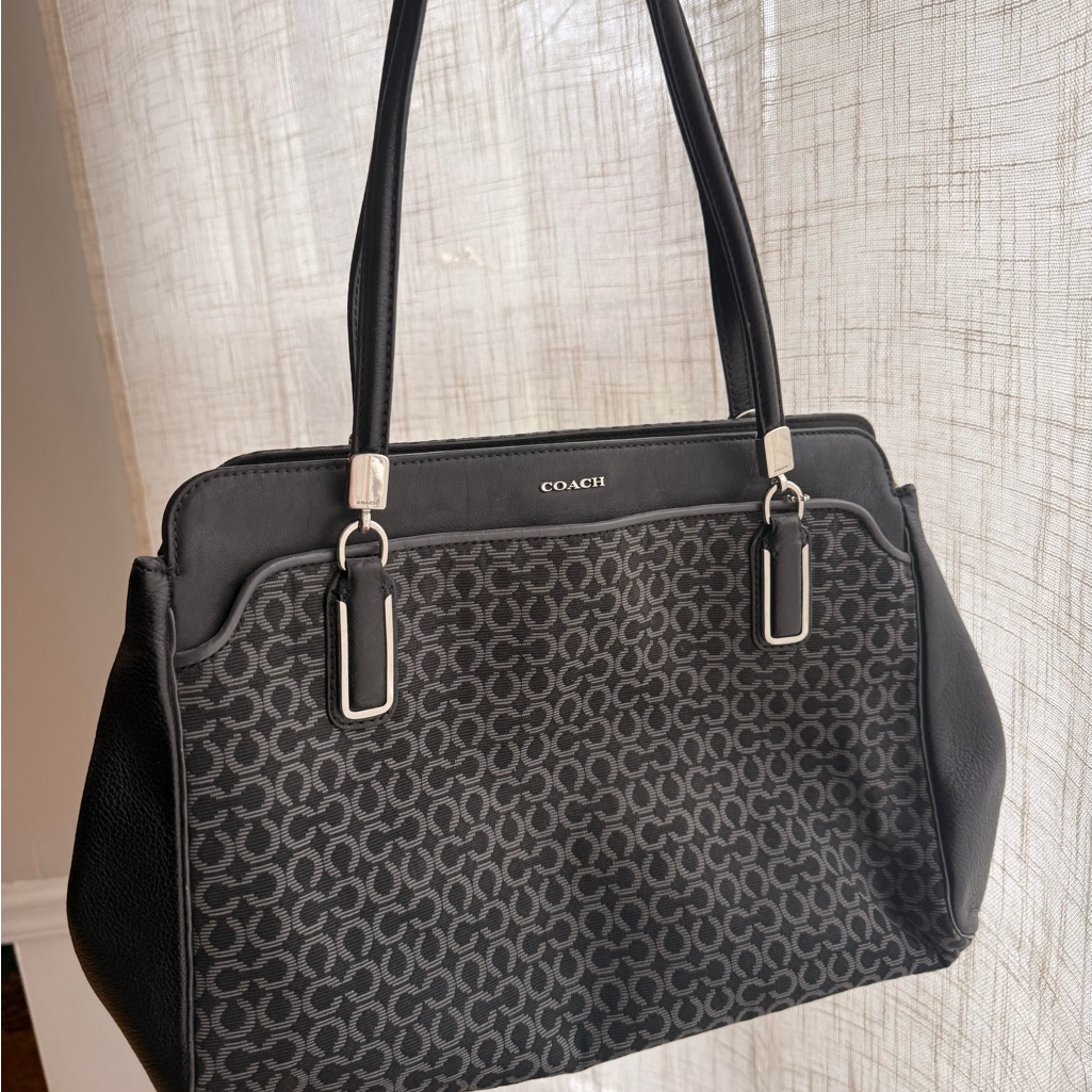 Coach BlackGray Signature Shoulder Bag